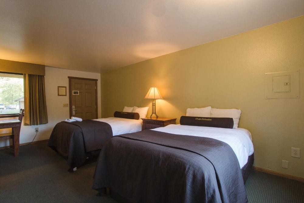 Queen Room interior